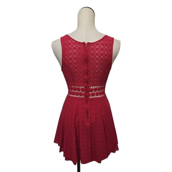 Free People Red Daisy Crochet Lace Fit & Flare Sleeveless Dress Women's Size 4 - Picture 2 of 9